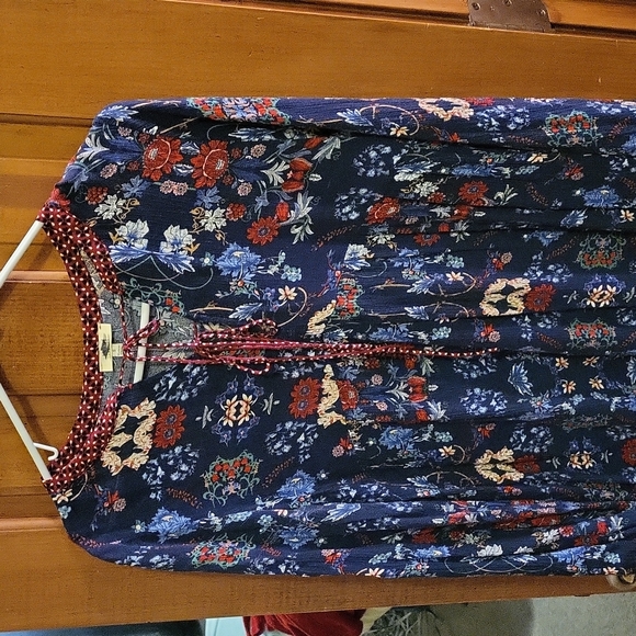 Kori Detailed Floral Dress....great double tie in the front - Picture 2 of 8